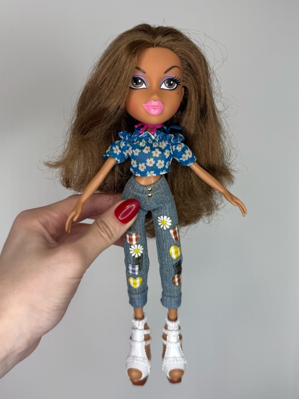 2015 Bratz Hello My Name Is Yasmin fashion doll